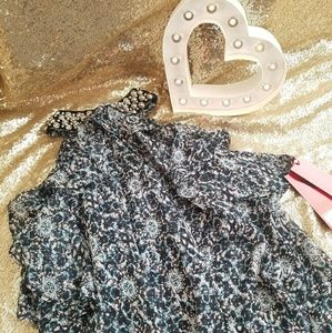 Jennifer Lopez | Embellished Chiffon Tunic